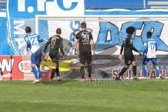 3. Liga - 1. FC Magdeburg - FC Ingolstadt 04 - Torwart Fabijan Buntic (24, FCI) klärt den Schuß von Baris Atik (23 Magdeburg)