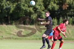 Kreisklasse - Saison 2023/2024 -SV Zuchering - SV Oberstimm - Edwin Engelmann schwarz Oberstimm - Nico Ziegler rot Zuchering - Foto: Meyer Jürgen