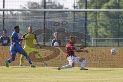 Toto-Pokal; Finale; FV Illertissen - FC Ingolstadt 04; Patrick Schmidt (9, FCI) wehrt einen Schuss ab, Torwart Marius Funk (1, FCI), Kento Teranuma (10)