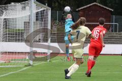 2. Fußball-Liga - Frauen - Saison 2022/2023 - FC Ingolstadt 04 - TSG Hoffenheim - Aller Mara gold Hoffenheim mit einer Torchance - Torwart Daum Anna-Lena (Nr.22 - FC Ingolstadt 04 ) - Foto: Meyer Jürgen