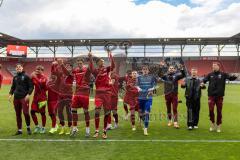 3. Liga; FC Ingolstadt 04 - SV Waldhof Mannheim; Spieler bedanken sich bei den Fans für die Saison, Sieg Jubel Freude 5:1 Tanz