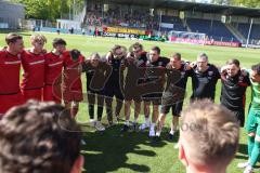 3. Liga - Saison 2025/26 - TSG Hoffenheim II - FC Ingolstadt 04  -  Die Mannschaft bildet einen Kreis nach dem Spiel -  - XXXXX - Foto: Meyer Jürgen
