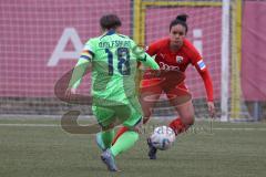 2. Fußball-Liga - Frauen - Saison 2022/2023 - FC Ingolstadt 04 - VFL Wolfsburg II - Samantha Stiglmair (Nr.27 - FCI Frauen) - Klensmann Paula grün Wolfsburg - Foto: Meyer Jürgen