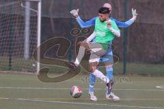 Bezirksliga - Saison 2025/26 - FC Fatih Ingolstadt - TSV 54 - DJK München - Aaron Toski (Nr.11 - FC Fatih) mit einer Torchance - Markus Blohmann TW München - Foto: Meyer Jürgen