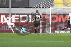 3. Liga; SC Verl - FC Ingolstadt 04; Gegentor Ausgleich Ochojski Nico (11 Verl) gegen Torwart Marius Funk (1, FCI)