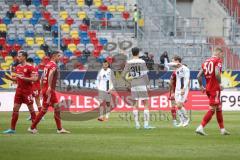 2.BL; Fortuna Düsseldorf - FC Ingolstadt 04; Niederlage, hängende Köpfe 3:0, Merlin Röhl (34, FCI) Visar Musliu (16, FCI) Denis Linsmayer (23, FCI)