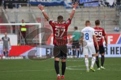 3.Liga - Saison 2022/2023 - FC Ingolstadt 04 -  SV Meppen - Pascal Testroet (Nr.37 - FCI) fordert den Ball von Torwart Marius Funk (Nr.1 - FCI) - Foto: Meyer Jürgen