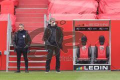 3. Liga - Fußball - FC Ingolstadt 04 - SV Meppen - Cheftrainer Tomas Oral (FCI) und Direktor Sport Michael Henke (FCI) vor dem Spiel