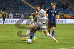 3. Liga; SV Waldhof Mannheim - FC Ingolstadt 04; Zweikampf Kampf um den Ball Patrick Schmidt (9, FCI) Riedel Julian (3 WM)