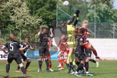 2. Fußball-Liga - Frauen - Saison 2022/2023 - FC Ingolstadt 04 - FCB München II - Anna Petz (Nr.16 - FCI Frauen) - Torwart Anna-Lena  Daum (Nr.22 - FCI Frauen) - Foto: Meyer Jürgen