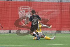 2. Bundesliga Frauen - Saison 2025/26 - FC Ingolstadt 04 Frauen - FFC Turbine Potsdam - Annika Kömm (Nr.25 - FC Ingolstadt Frauen I) mit einer Torchance - Plöchinger Silia Torwart Potsdam - Foto: Meyer Jürgen