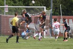 *** A-Junioren Bundesliga  - Saison 2025/26 - A-Junioren - FC Ingolstadt 04 - 1. FC Nürnberg - Meyer Alexander links rot FCI - Michelbach Kilian rot rechts FCI - Gutaj Lindsay Torwart Nürnberg - Foto: Meyer Jürgen