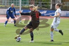 2. Frauen-Bundesliga - Saison 2021/2022 - FC Ingolstadt 04 - SV Henstedt-Ulzburg - Ebert Lisa (#10 FCI) - Pawelek Chiara weiss Henstedt - Foto: Meyer Jürgen