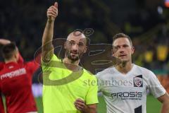 DFB Pokal; Borussia Dortmund - FC Ingolstadt 04; Niederlage, hängende Köpfe Nico Antonitsch (5, FCI) #Marcel Gaus (19, FCI) bedanken sich bei den mitgereisten Fans