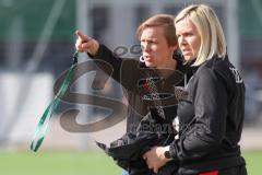 2. Bundesliga Frauen - Saison 2024/25 - FC Ingolstadt 04 Frauen - SC Sand - Simone Wagner - Sportliche Leitung  Solveig Böhme (FCI Frauen) - Foto: Meyer Jürgen