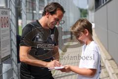 3. Liga; FC Ingolstadt 04 - Trainingsauftakt, Cheftrainer Rüdiger Rehm (FCI) Autogramm