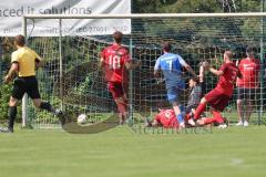 Kreisliga - Saison 2025/26- SV Hundszell - SV Zuchering - Der 1:0 Führungstreffer durch Martin Kusche blau Hundszell - jubel - Ioannis Laios Torwart Zuchering - XXXXX - Foto: Meyer Jürgen