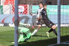 3. Liga; FC Ingolstadt 04 - Hannover 96 II; Torchance Deniz Zeitler (38, FCI) Uhlmann Eric (10 H96) Torwart Stahl Toni (1 H96)