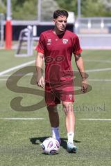 3. Liga; FC Ingolstadt 04 - Trainingsauftakt, erstes Training nach der Sommerpause; Dennis Kaygin (10, FCI) Neuzugang