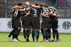 3.Liga - Saison 2022/2023 - SC Freiburg II - FC Ingolstadt 04 -  Die Mannschaft bildet einen Kreis vor dem Spiel - Foto: Meyer Jürgen