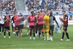 3. Liga; FC Ingolstadt 04 - TSV 1860 München; Sieg Jubel Freude Spieler bedanken sich bei den Fans Torwart Marius Funk (1, FCI) Daouda Beleme (9, FCI) Mladen Cvjetinovic (19, FCI) Michael Udebuluzor (44, FCI) Elias Decker (2, FCI) Jeroen Krupa (33, FCI) F