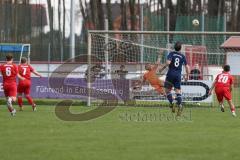 Kreisliga - Saison 2025/26- TSV Kösching - TV Münchsmünster - Jonas Betz rot Kösching verschiesst einen Strafstoß - Florian Wagner TW Münchsmünster  - Foto: Meyer Jürgen