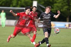 Bezirksliga - Saison 2025/26 - FC Fatih Ingolstadt - TSV Rohrbach - Nico Elfinger schwarz Rohrbach  - Muhammedcan Tural rot Fatih links - Foto: Meyer Jürgen