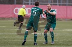 Audi Schanzer Amateur Cup 2022 -  Halbfinale 1 - SV Denkendorf - TSV Hohenwart - Andreas Lochner
 Denkedorf und Fabian Hunsdorfer #5 Denkendorf klatschen sich ab - Foto: Jürgen Meyer