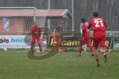 Kreisliga - Saison 2025/26- TSV Kösching - FC Sandersdorf - Der 2:0 Führungstreffer durch Sebastian Zabka rot Kösching - jubel -  - Philipp Gierl Torwart Sandersdorf - Foto: Meyer Jürgen
