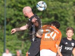 Relegation zur Kreisklasse - Saison 2025/26 - TSV Gaimersheim II - SC Irgertsheim  - Louis Habermeier orange Irgertsheim - Moritz Heckl schwarz Gaimersheim  - Foto: Meyer Jürgen