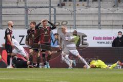 2.BL; FC Ingolstadt 04 - FC ST. Pauli; Gegentor, Pauli jubelt, Patrick Schmidt (32, FCI) Filip Bilbija (35, FCI) Nico Antonitsch (5, FCI) ärgern sich, Enttäuschung, Torwart Dejan Stojanovic (39 FCI) am Boden