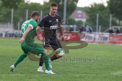 Bezirksliga - Saison 2024/25- TSV Gaimersheim - FC Gerolfing - Nico von Swiontek Brzezinski (Nr.17 - TSV Gaimersheim) - Christian Träsch (Nr.3 - FC Gerolfing) - Foto: Meyer Jürgen
