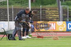 2. Bundesliga Frauen - Saison 2024/25 - FC Ingolstadt 04 Frauen - FSV Gütersloh - Der 5 Meterraum wird gesandet - XXXXX - Foto: Meyer Jürgen