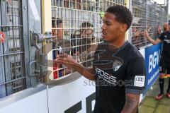 3.Liga - Saison 2022/2023 - SC Freiburg II - FC Ingolstadt 04 - Die Mannschaft bedankt sich bei den Fans - Justin Butler (Nr.31 - FCI) -  - Foto: Meyer Jürgen