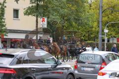 3.Liga - Saison 2022/2023 - TSV 1860 München - FC Ingolstadt 04 - Polizeieskorte auf Pferden - Foto: Meyer Jürgen