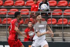 3. Liga; FC Viktoria Köln - FC Ingolstadt 04; Zweikampf Kampf um den Ball Arian Llugiqi (25, FCI) Siebert Jamil (20 Köln)