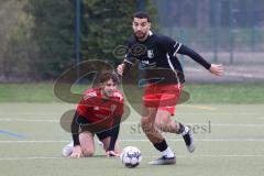 Bezirksliga - 2022/2023 - FC Fatih Ingolstadt - SpVgg Feldmoching - Akif Abasikeles schwarz Fatih Ing - Noah Maslaton rot Feldmoching - Foto: Meyer Jürgen