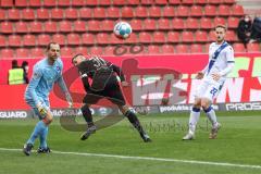 2.BL; FC Ingolstadt 04 - Karlsruher SC; Torchance Stefan Kutschke (30, FCI) Torwart Gersbeck Marius (35 KSC) Kobald Christoph (22 KSC)