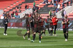 2.BL; FC Ingolstadt 04 - SC Paderborn 07; Spiel ist aus, Niederlage, hängende Köpfe, Spieler bedanken sich bei den Fans Stefan Kutschke (30, FCI) Nico Antonitsch (5, FCI) Filip Bilbija (35, FCI) Tobias Schröck (21, FCI), hinten Cheftrainer Rüdiger Rehm (F