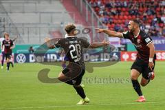 DFB Pokal; FC Ingolstadt 04 - Erzgebirge Aue; Tor Siegtreffer Jubel Fatih Kaya (9, FCI) mit Hawkins Jaren (20 FCI)