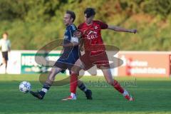 Kreisliga - Saison 2025/26- SV Zuchering - TV Münchsmünster - Maximilian Anthofer blau MÜ-Münster  - Yannick Stibbe rot Zuchering - Foto: Meyer Jürgen
