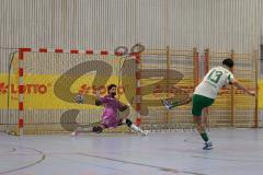 Lotto Bayern Hallencup - Saison 2024/25 - Türkisch SV Ingolstadt - SV Manching - Finale - Tobias Goos Torwart Türkisch - Rayen Kouki grün Manching - Foto: Meyer Jürgen