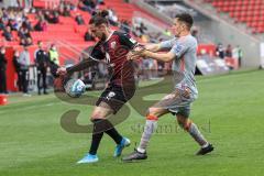 2.BL; FC Ingolstadt 04 - SC Paderborn 07; Valmir Sulejmani (33, FCI) Zweikampf Kampf um den Ball Mehlem Marcel (5 SCP)