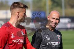 2.BL; FC Ingolstadt 04 - Neuer Cheftrainer Andre Schubert mit Co-Trainer Asif Saric im ersten Training, Stefan Kutschke (30, FCI) Cheftrainer André Schubert (FCI)