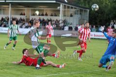 Landesliga - Saison 2025/26 - SV Manching - TSV Dachau  - Kerim Özdemir rot Dachau - Torwart Marco Jakob Dachau - Rainer Meisinger (Nr.8 - SV Manching) mit einer Torchance - Foto: Meyer Jürgen