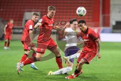 3. Liga; FC Ingolstadt 04 - Erzgebirge Aue; Zweikampf Kampf um den Ball Simon Lorenz (32, FCI) Bär Marcel (15 Aue) Emilio Kehrer (44, FCI)