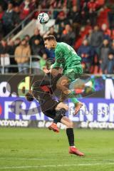 3. Liga; FC Ingolstadt 04 - Borussia Dortmund II; Jannik Mause (7, FCI) wird von Torwart Lotka Marcel (35 BVB2) verletzt, Knie ins Gesicht, rote Karte anschließend