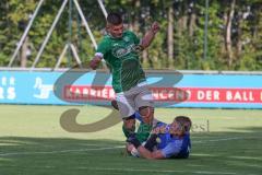 Kreisliga - Saison 2023/2024 - FC Gerolfing - FC Hitzhofen/Oberzell - Raymond Kreizer grün Gerolfing - 
Valentin Puhar Torwart Hitzhofen - Foto: Meyer Jürgen
