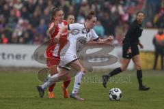 DFB -Pokal Frauen - Saison 2025/26 - FC Ingolstadt 04 Frauen - FC Bayern München - Naschenweng Katharina rot Bayern - Lea Wolski (Nr.5 - FC Ingolstadt Frauen I) - Foto: Meyer Jürgen