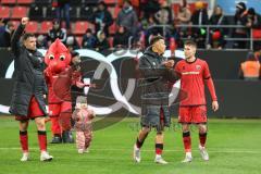 3. Liga; FC Ingolstadt 04 - TSG Hoffenheim II; Sieg Jubel Freude 3:2 Spieler bedanken sich bei den Fans Max Besuschkow (17, FCI) Marcel Costly (22, FCI) Gustav Christensen (24, FCI)